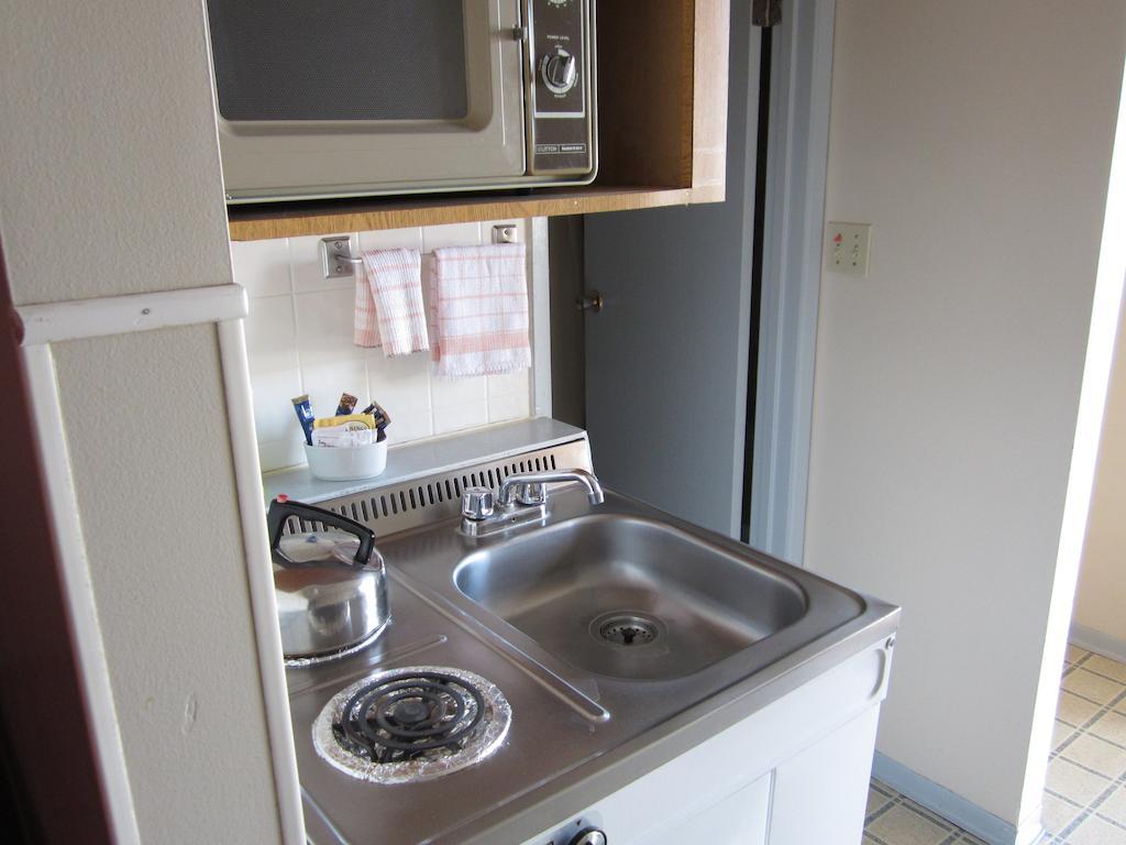 Y-5 Motel Barriere Room photo
